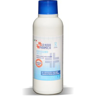 Acqua ossigenata LA NUOVA PHARMACIA 250ml in dettaglio Acqua ossigenata LA NUOVA PHARMACIA 250ml in dettaglio